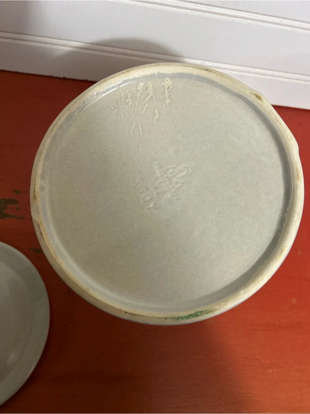 Pfaltzgraff Yorktowne Cream and Blue Wall-Mount Salt Crock Box with Lid